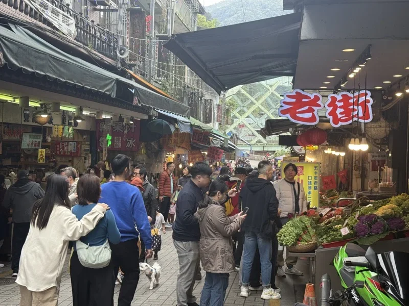 175760615395621_P33121097 (1)